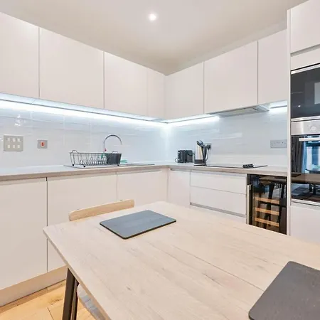 Апартаменты Smart 1 Bedroom In *